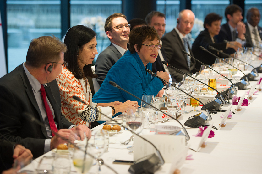 Im Anschluss an die Multi-Stakeholder-Konferenz kamen die G20-Digitalministerinnen und Digitalminister zu einem gemeinsamen Abendessen zusammen.
