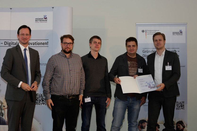 Der „FinTech“-Sonderpreis ging an die Gründer von Crowd-Explorer aus Berlin.