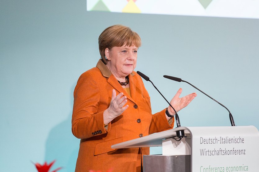 Bundeskanzlerin Dr. Angela Merkel würdigte in ihrer Rede die enge Verbundenheit Deutschlands und Italiens und mahnte, neben den Chancen der Digitalisierung auch ihre Risiken im Blick zu behalten; Quelle: BMWi/Espen Eichhöfer