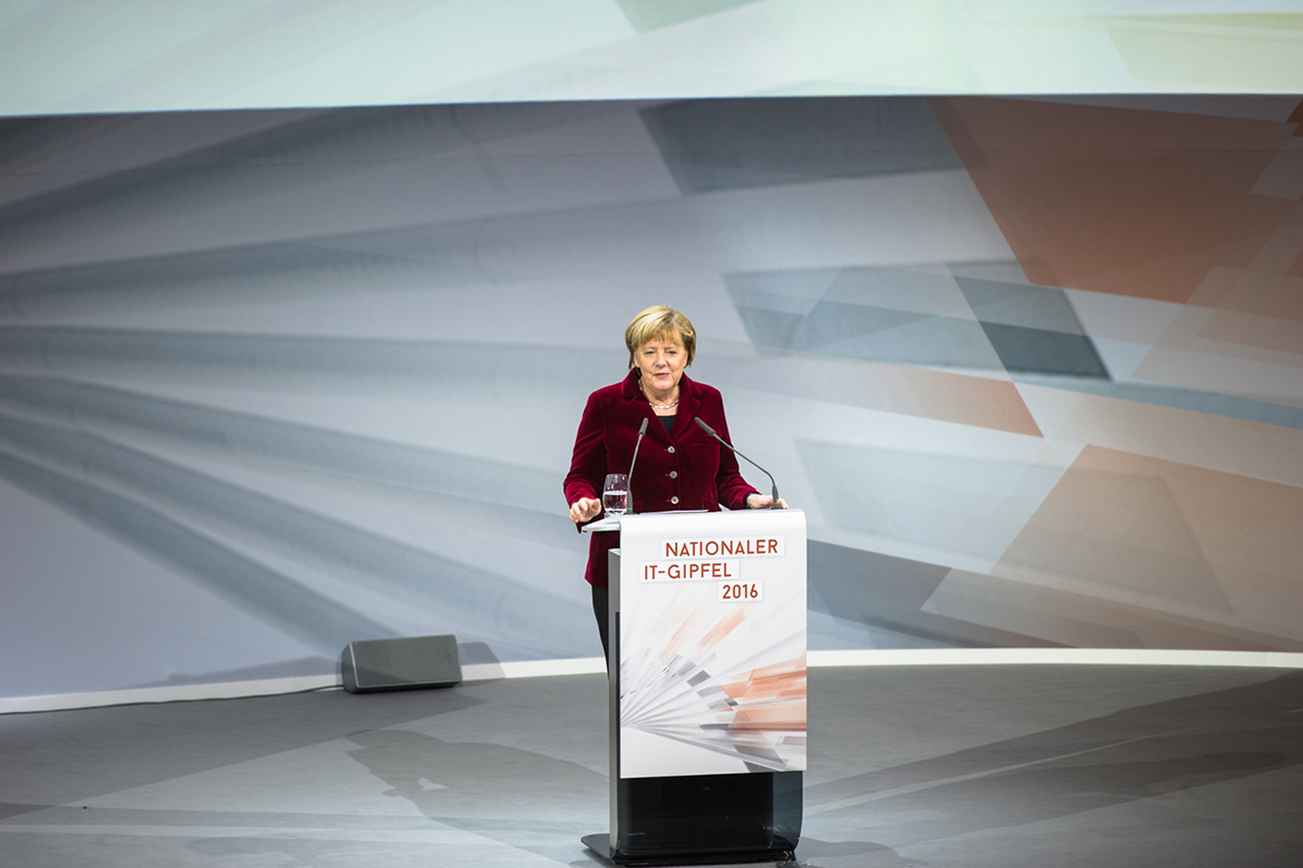 Bundeskanzlerin Angela Merkel bei ihrer Rede zum Nationalen IT-Gipfel 2016.; Quelle: BMWi/Maurice Weiss