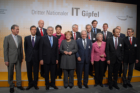 Dritter Nationaler IT-Gipfel in Darmstadt; Quelle: BMWi
