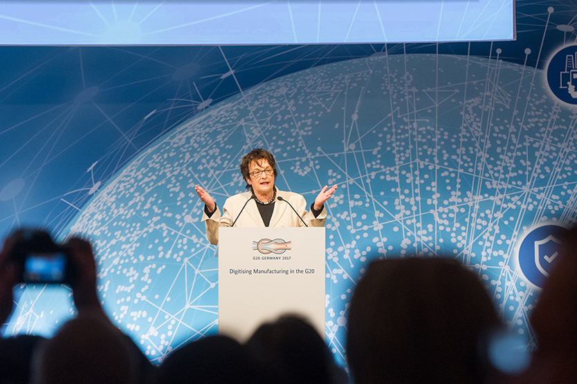 Bundesministerin Zypries auf der Konferenz "Digitising Manufacturing in the G20 - Initiatives, Best Practices and Policy Approaches"; Quelle: BMWi/Maurice Weiss