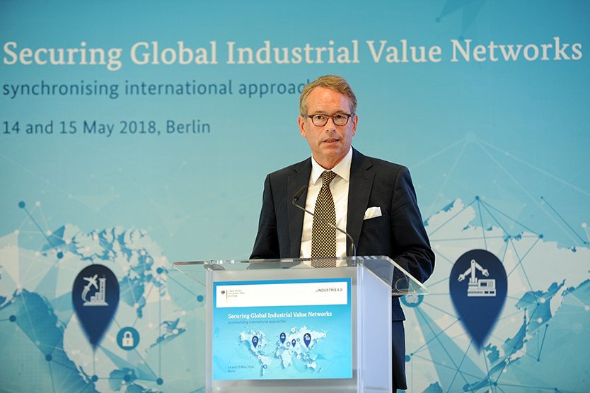 Staatssekretär Dr. Ulrich Nussbaum eröffnet die Konferenz „Securing Industrial Value Networks – synchronizing international approaches“