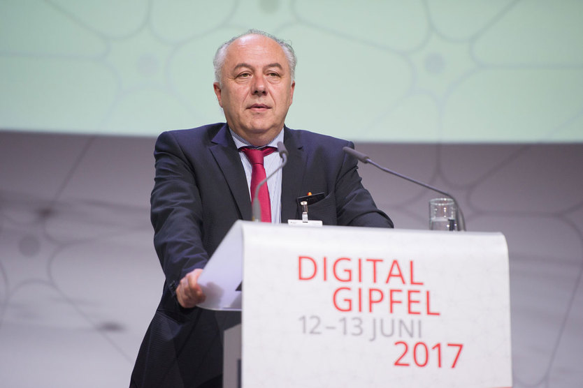 Staatssekretär Matthias Machnig betonte in seiner Impulsrede, dass die Wettbewerbsfähigkeit Deutschlands davon abhänge, wie es dem Land gelingt, Digitalisierung zu nutzen.