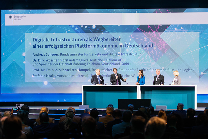 Auf dem Panel über digitale Infrastrukturen als Wegbereiter einer erfolgreichen Plattformökonomie in Deutschland sprach Andreas Scheuer, Bundesminister für Verkehr und digitale Infrastruktur.