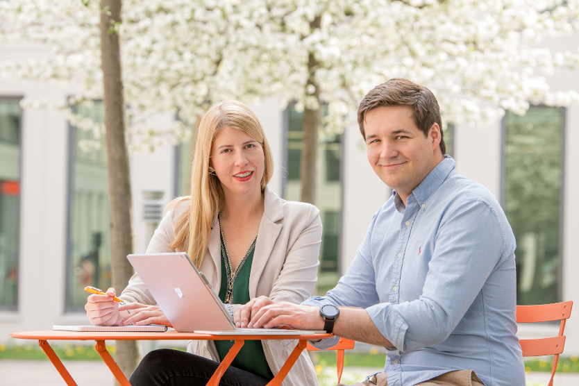 Dieses Bild zeigt die beiden Gründer des Start-ups inveox Maria und Dominik Sievert