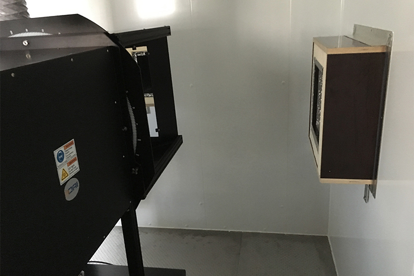 Solarsimulator in Klimakammer mit Aufnahme für die Teststrukturen (Klimakammer „Außenbereich“)